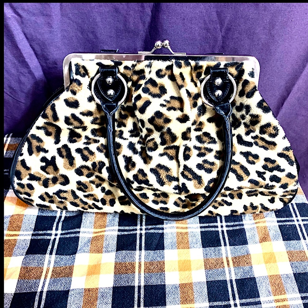 Pinup/Rockabilly LuxDeVille Leopard Kiss Lock Bag